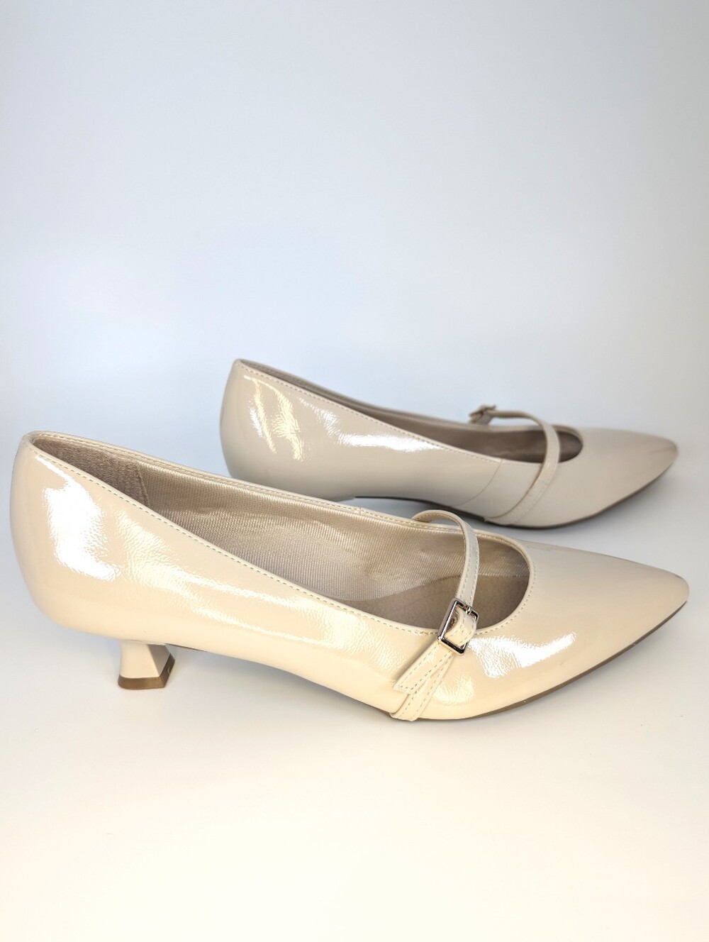 Life Stride Soft System Madelyn Almond Milk Pointy Toe Kitten Heel Pumps 9 Wide - Picture 3 of 14